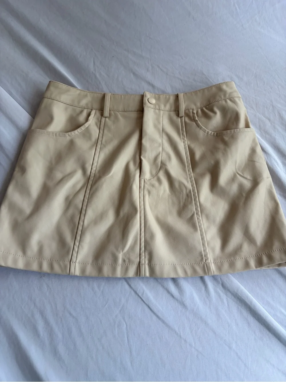 PacSun Cream Faux Leather Mini Skirt Women’s Size M Y2K
